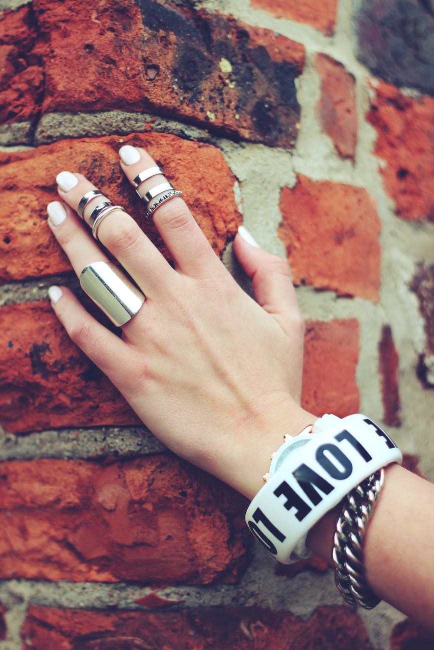 hand-bricks-rings-ring.jpg